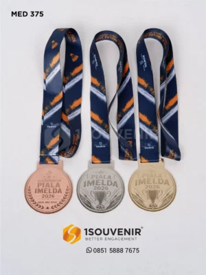 Medali Logam Liga Badminton Piala...