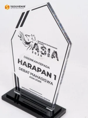 Plakat Akrilik Juara Debat Mahasiswa...