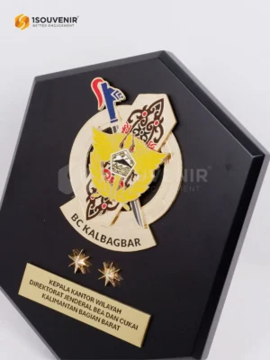 Plakat Kayu Direktorat Jenderal Bea dan Cukai...