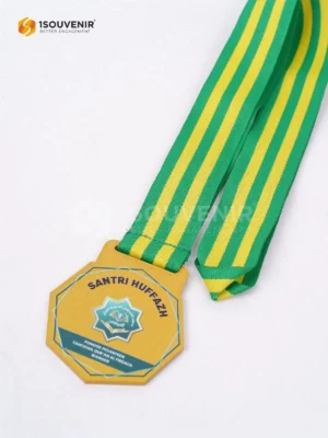 Jogjaplakat | Toko Plakat & Pusat Plakat Terlengkap 37 Medali Penghargaan Santri Huffazh...