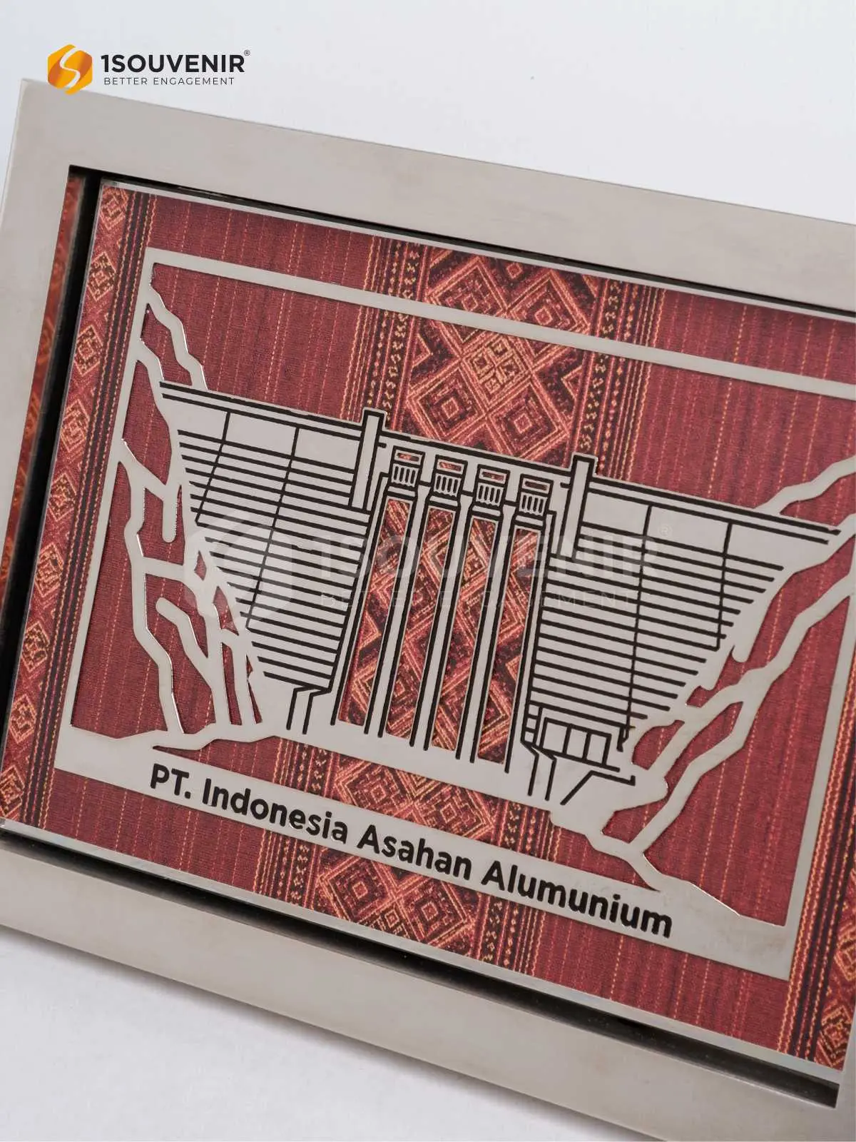 Plakat Frame Kenang-kenangan dari PT Indonesia Asahan Alumunium 2 DETAIL-PF328 Plakat Frame Indonesia Asahan Alumunium