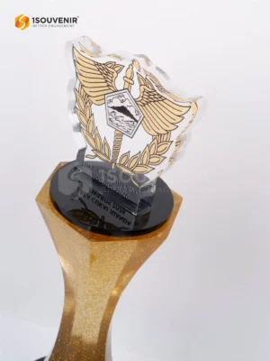Piala Penghargaan Bea Cukai Juanda...