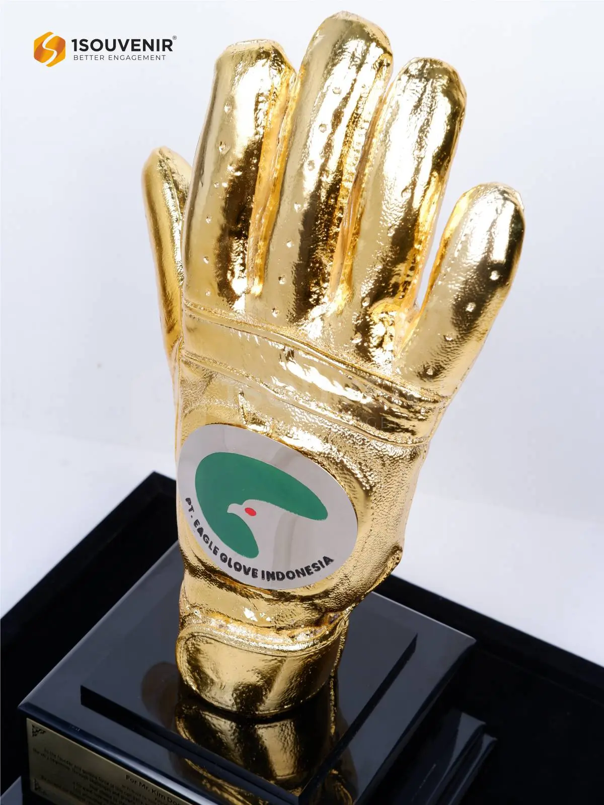 Piala Penghargaan PT Eagle Glove Indonesia 2 DETAIL-PP373 Piala Penghargaan PT Eagle Glove