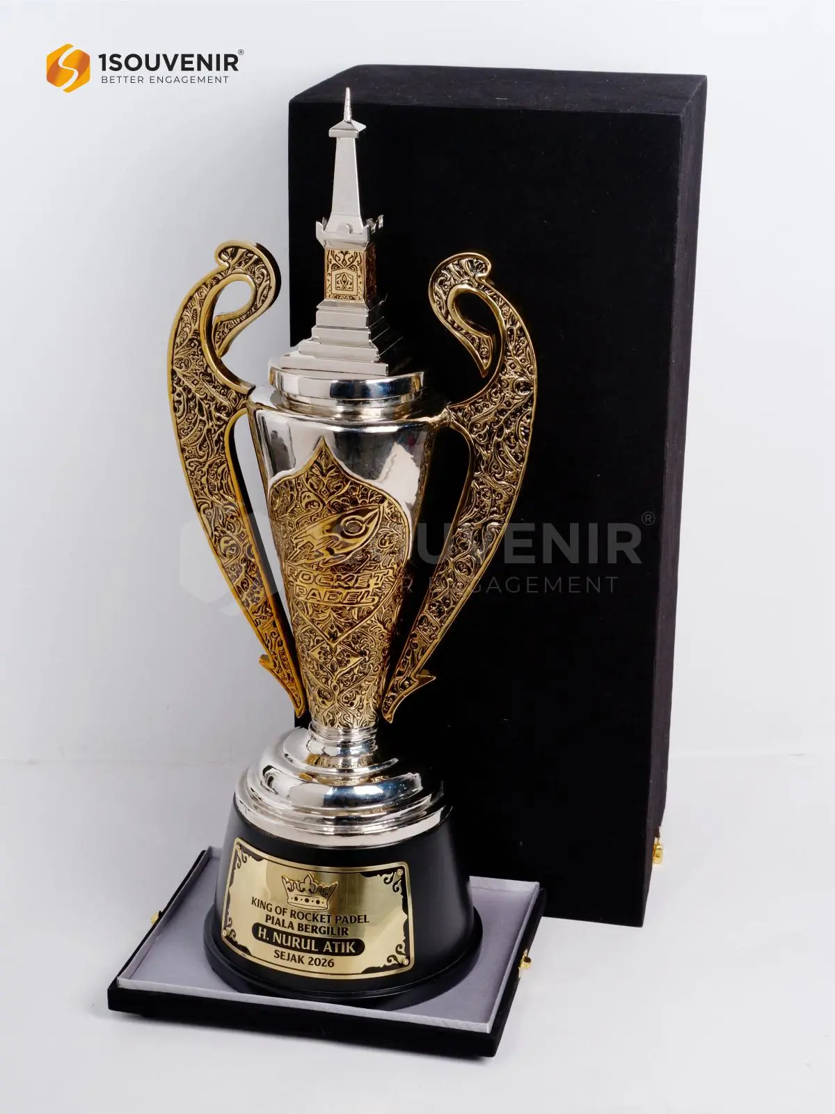 Piala Bergilir H. Nurul Atik Turnamen King of Rocket Padel 3 DETAIL2-TB294 Piala Bergilir H. Nurul Atik