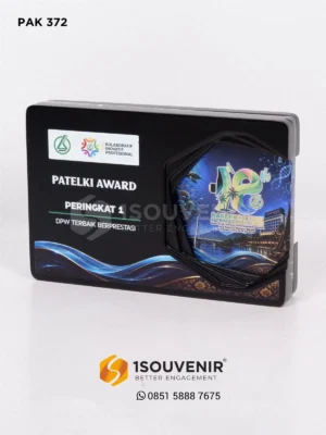 Plakat Kayu Akrilik Penghargaan...