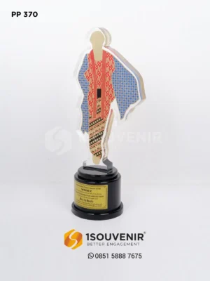 Piala Penghargaan Toppreneurs Global...