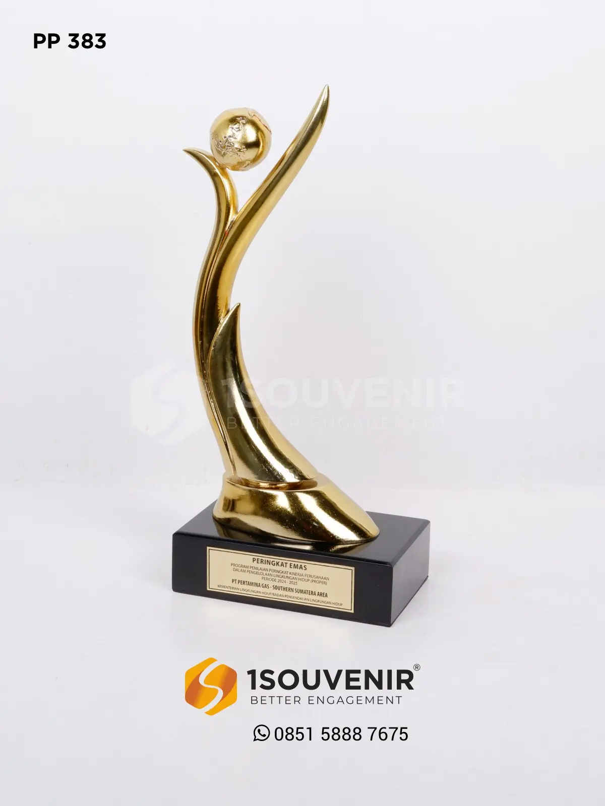 Piala Penghargaan Peringkat Emas Program Penilaian Peringkat Kinerja Perusahaan dalam Pengelolaan Lingkungan Hidup 1 PP383 Piala Penghargaan Resin Peringkat Emas