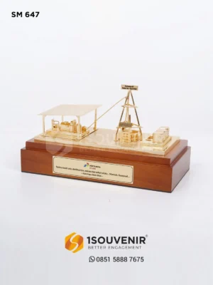 Miniatur Sumur Tua Pertamina EP...
