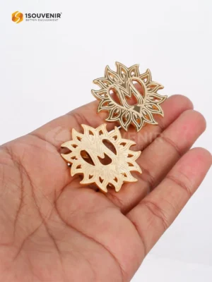 Pin Logam Logo M
