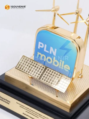 Miniatur Kincir dan Panel Surya...