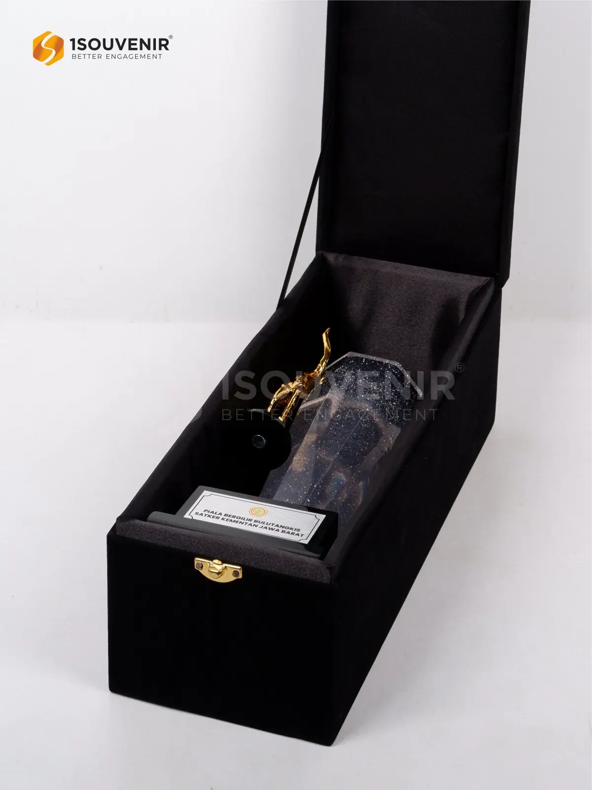 Piala Bergilir Resin Bulu Tangkis Satker Kementan Jawa Barat 3 DETAIL2-TB295 Piala Bergilir Resin Satker Kementan