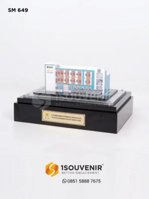Miniatur Bangunan Laboratorium...