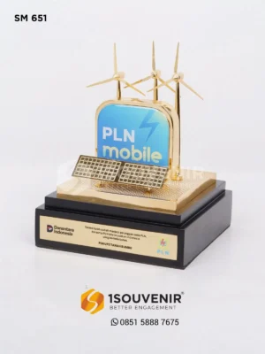 Miniatur Kincir dan Panel Surya...