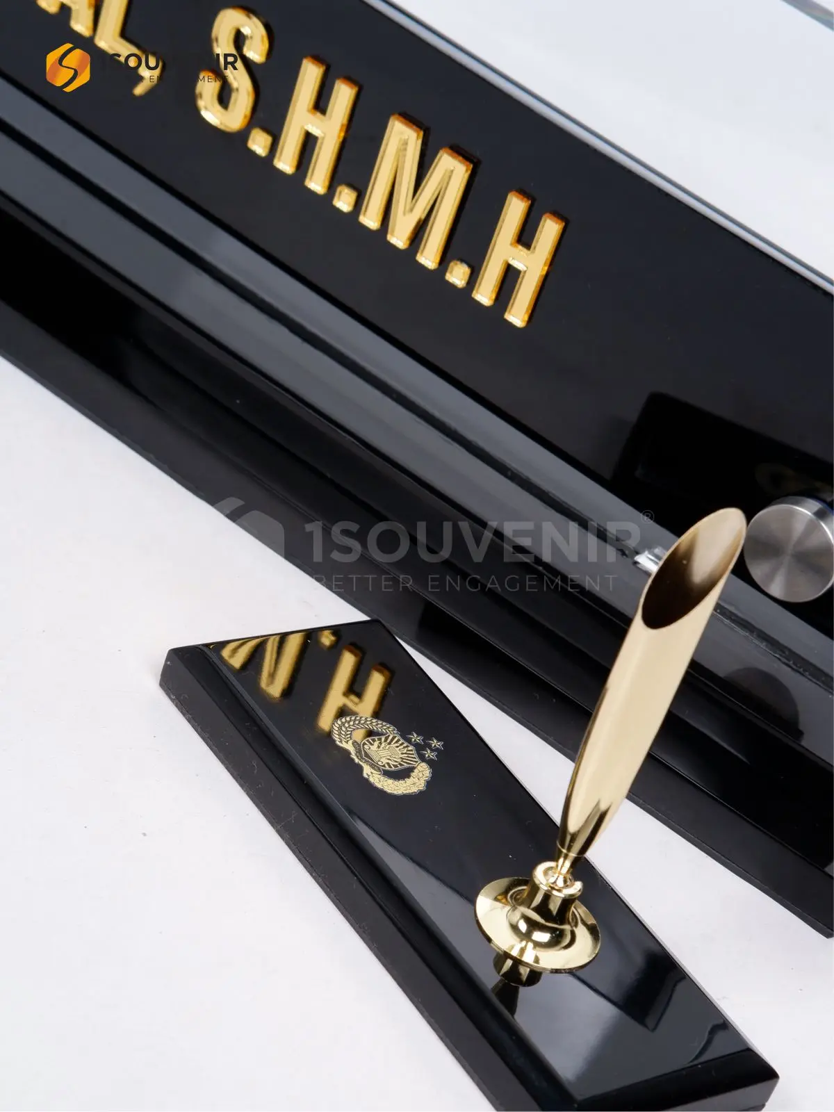 Papan Nama Meja Akrilik Polri 3 DETAIL2-PRA226 Papan Nama Meja Polri