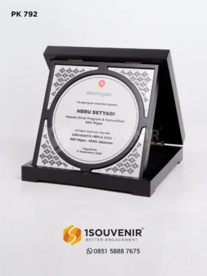 Plakat Kayu Lokakarya Media SKK Migas