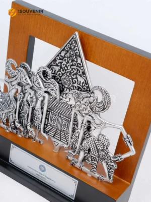 Plakat Frame Kayu Wayang UNY