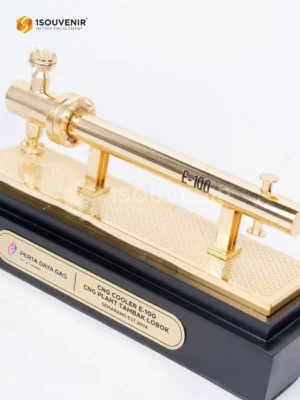 Miniatur Pipa E-100 CNG Plant Perta Daya...