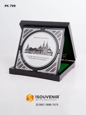 Plakat Kayu Kemenag Republik Indonesia